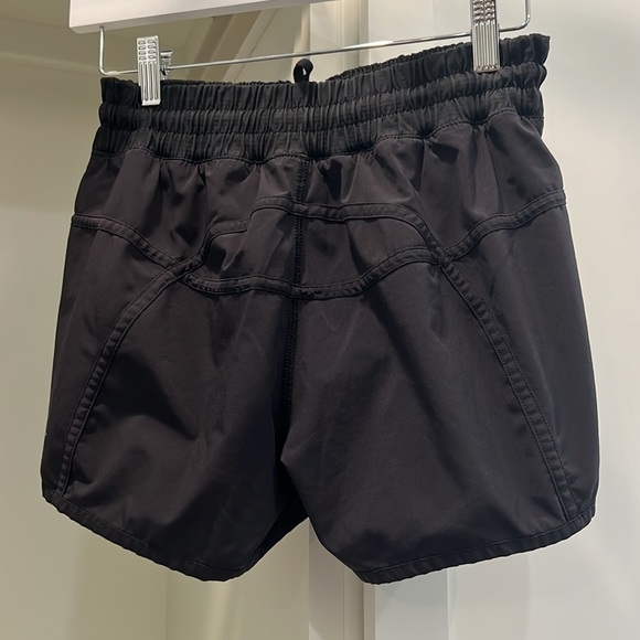 Lululemon ‘Fast and Free’ running shorts. Black size 6. - Picture 3 of 3